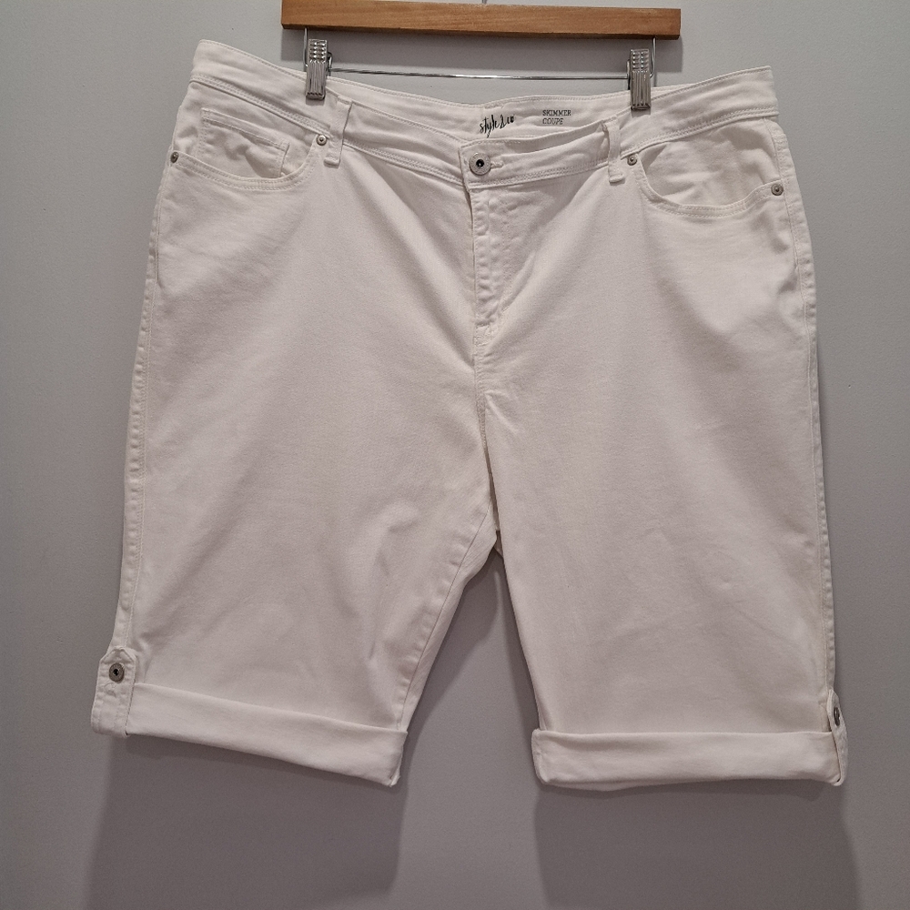 Style & Co. White Skimmer Coastal Nautical Beach Burmuda Shorts Plus-sized 20W